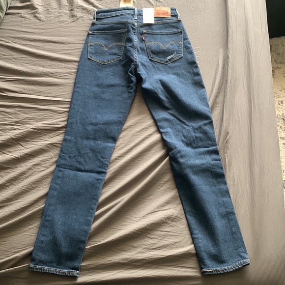 NWT Women’s Levi’s High Rise Distressed Skinny Jeans. Size 25 - Picture 5 of 12